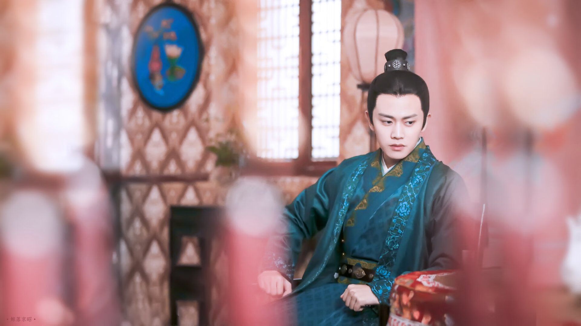 博卡青年核心前锋受困于盯防难觅良机，博卡青年培养出的球星